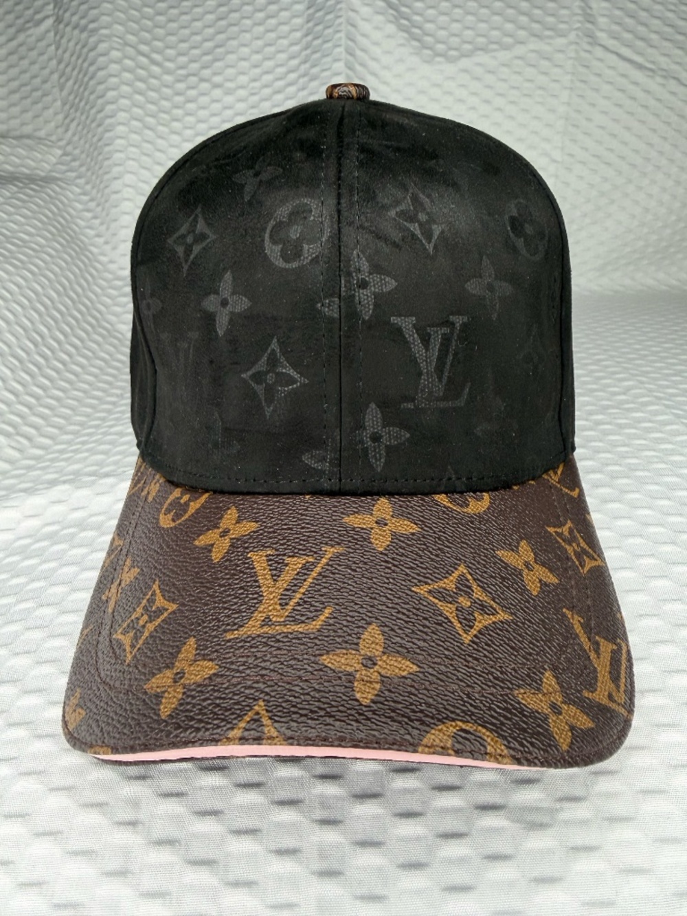 LOUIS VUITTON CAP OU PAS MONOGRAM CANVAS AND SUEDE CAP EXCELLENT - Picture 2 of 6